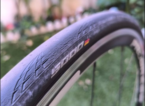 Cubierta Continental Grand Prix 5000 delantera con casi 15.000 km